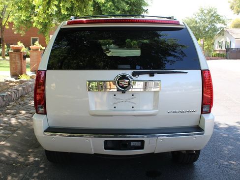 Used 2007 Cadillac Escalade AWD w/ Information Package image 5