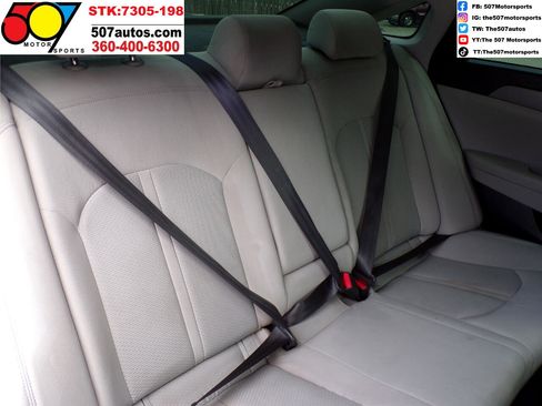 Used 2015 Hyundai Sonata SE image 25