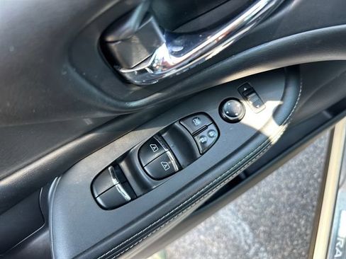 Used 2021 Nissan Murano SL w/ SL Moonroof Package FWD image 23