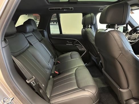 New 2025 Land Rover Range Rover SE AWD/4WD image 16