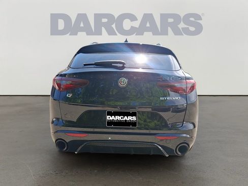 Used 2023 Alfa Romeo Stelvio Veloce AWD/4WD image 5