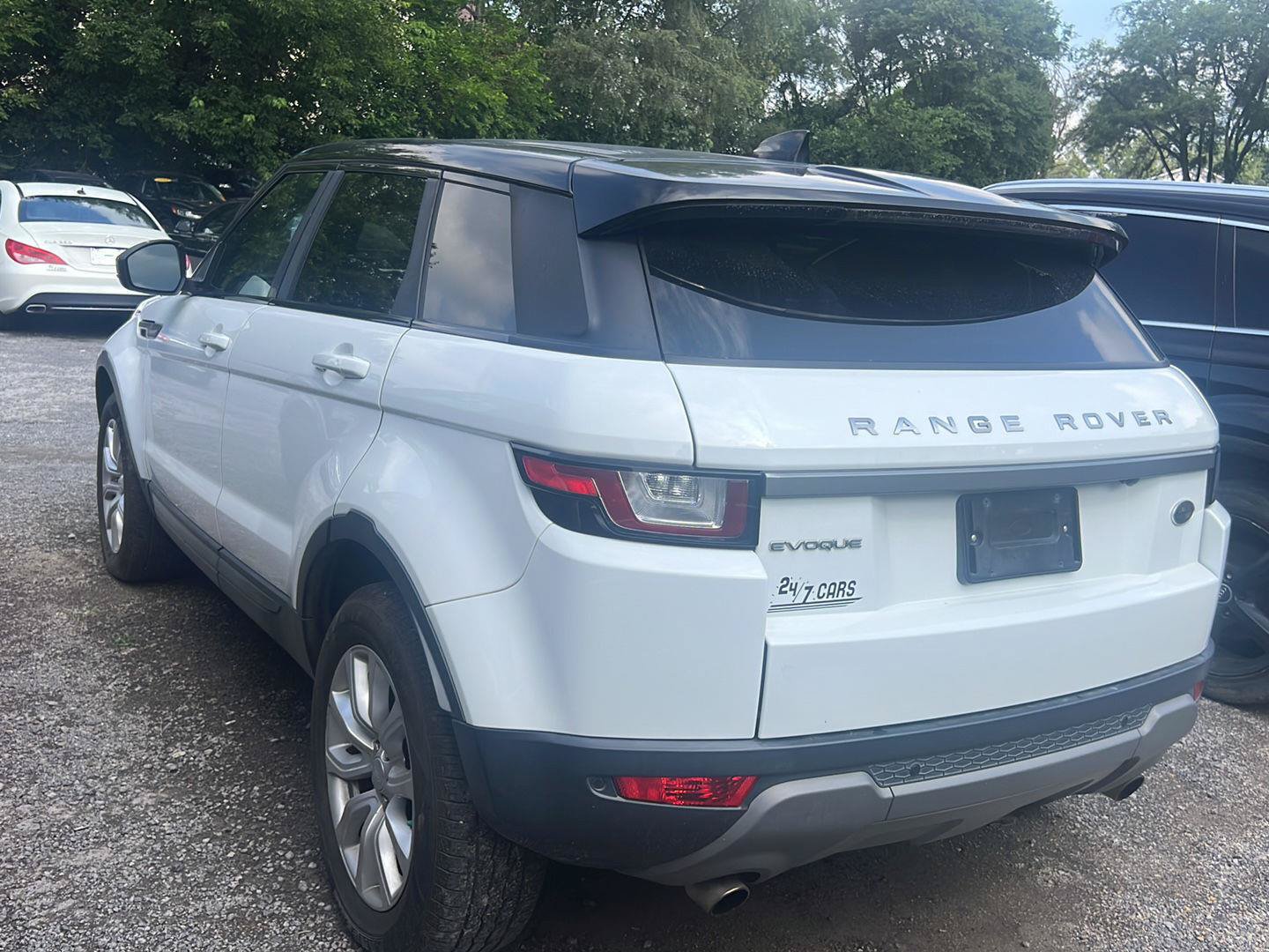 Used 2017 Land Rover Range Rover Evoque SE AWD/4WD image 5