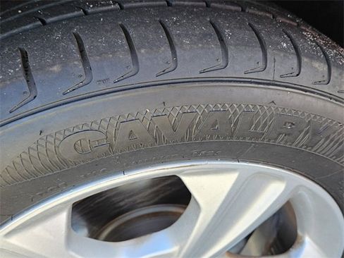 Used 2016 Ford Escape SE w/ Equipment Group 201A image 16