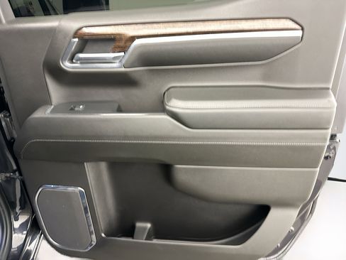 Used 2024 GMC Sierra 1500 Elevation image 31