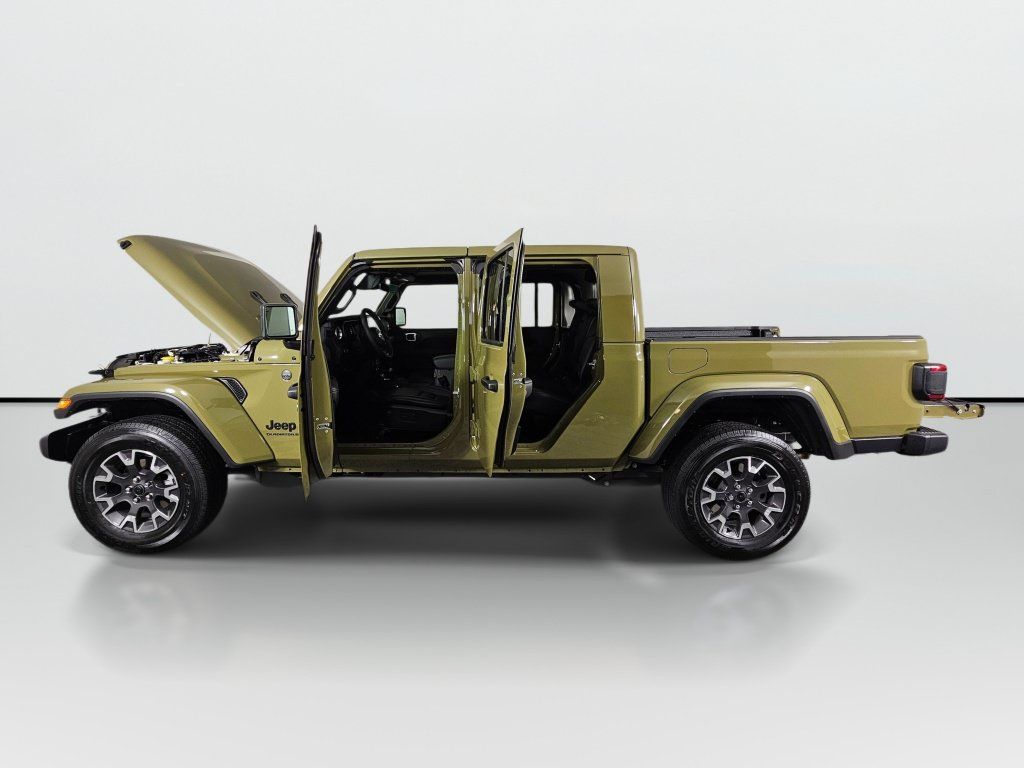 New 2026 Jeep Gladiator Sport AWD/4WD image 11