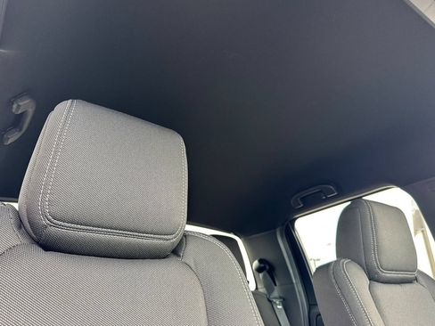 New 2026 Nissan Frontier SV w/ Tow Package AWD/4WD image 18