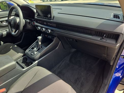 Certified 2025 Honda CR-V EX image 31