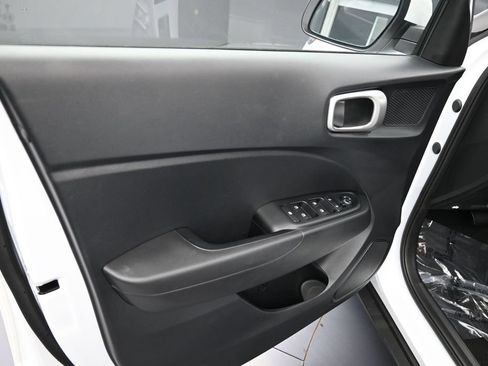 Certified 2026 Hyundai Venue SE FWD image 13
