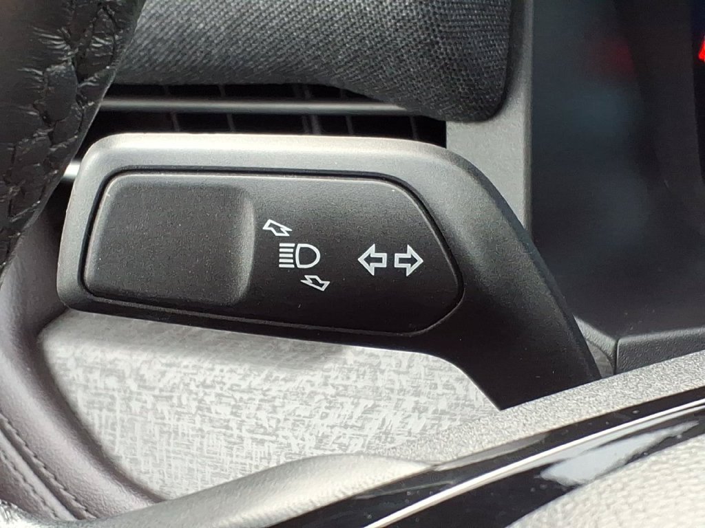 Used 2025 Ford Explorer Platinum AWD/4WD image 27