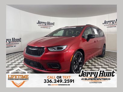 Used 2025 Chrysler Pacifica Limited