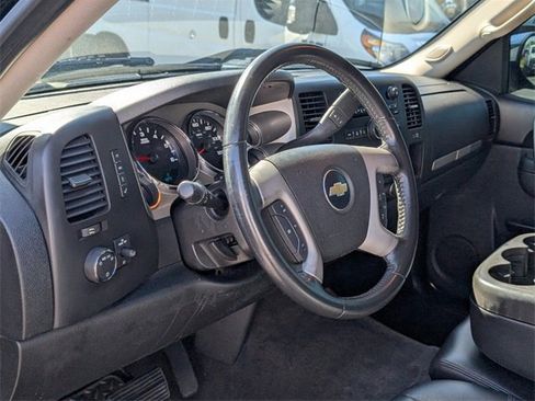 Used 2010 Chevrolet Silverado 1500 LT w/ Regional Value Package image 7