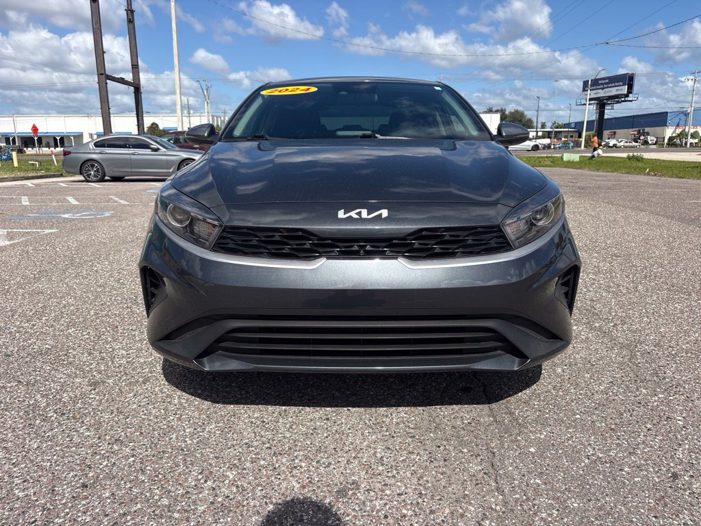 Used 2024 Kia Forte LXS w/ LXS Technology Package FWD image 8