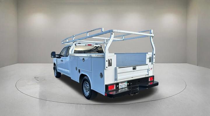 Certified 2025 Ford F250 XL w/ XL Chrome Package RWD image 4