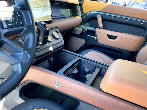 Used 2024 Land Rover Defender 130 X image 20