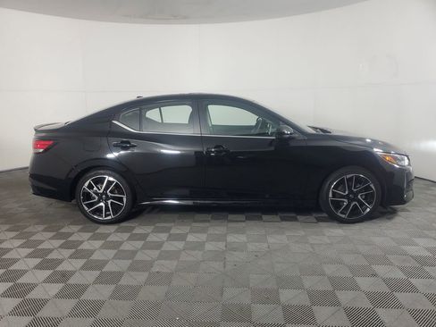 Used 2024 Nissan Sentra SR w/ Lighting Package image 3