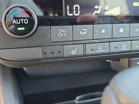 Certified 2026 Subaru Outback Premium AWD/4WD image 18