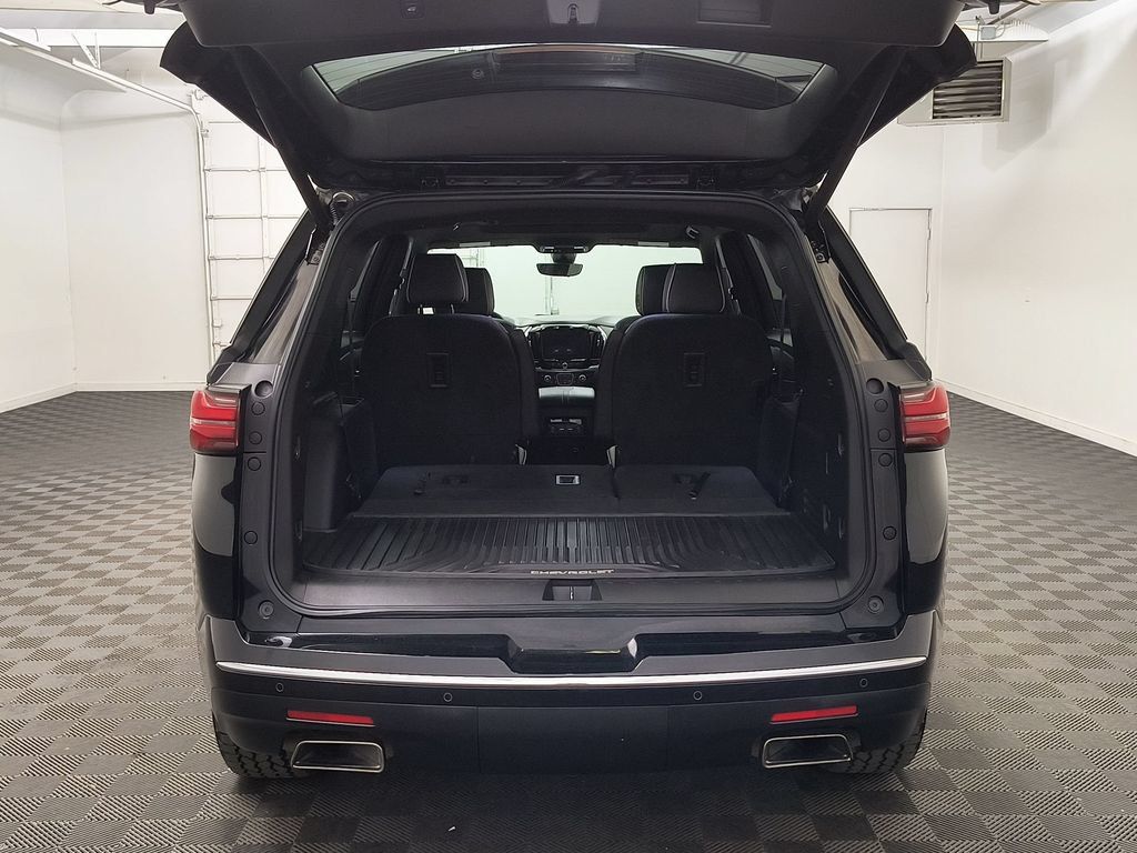 Used 2023 Chevrolet Traverse Premier AWD/4WD image 23