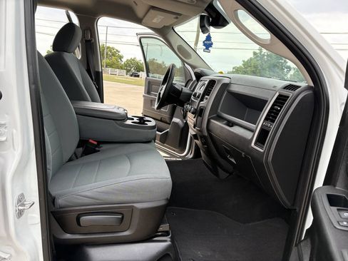 Used 2019 RAM 1500 Tradesman w/ Chrome Plus Package RWD image 12