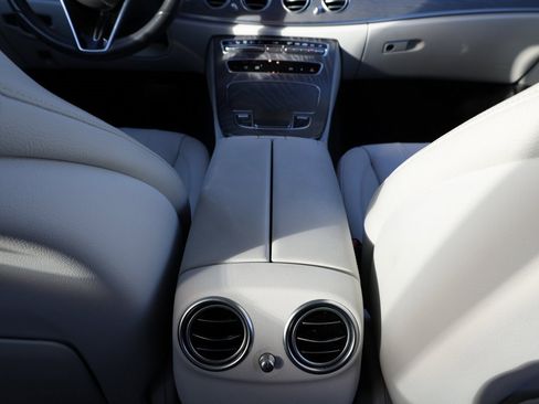 Used 2022 Mercedes-Benz E 350 Sedan w/ Driver Assistance Package image 27