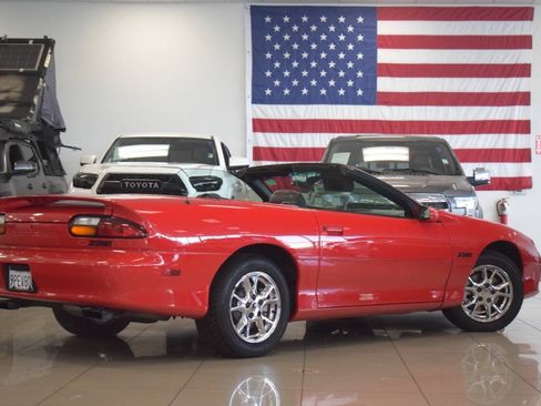 Used 2002 Chevrolet Camaro Z28 RWD image 6