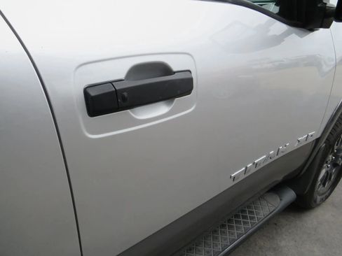 Used 2017 Nissan Titan PRO-4X image 30