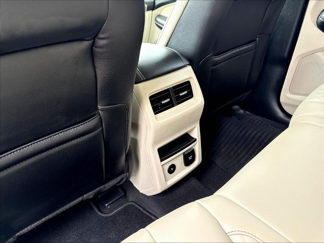 Certified 2024 Ford Edge Titanium AWD/4WD image 14