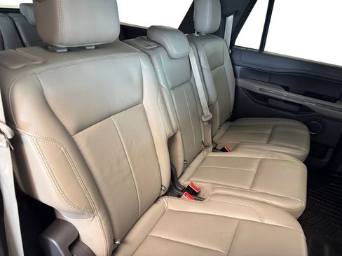 Used 2020 Ford Expedition Max XLT w/ Equipment Group 202A image 18