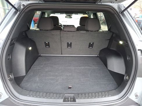 Used 2025 GMC Terrain Elevation image 28