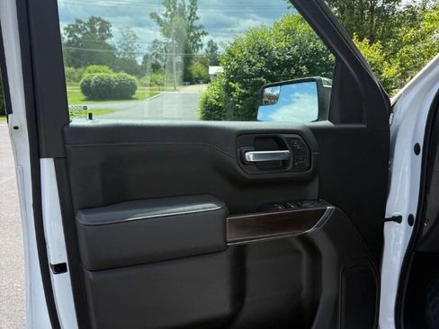 Used 2021 GMC Sierra 1500 SLT w/ SLT Premium Package AWD/4WD image 16