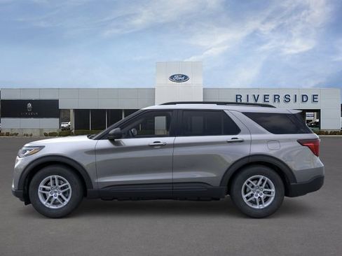 New 2026 Ford Explorer Active RWD image 3