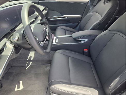 Used 2025 Lucid Air Touring AWD/4WD image 13
