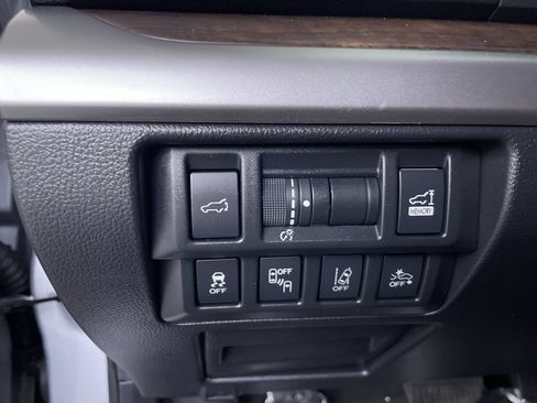 Used 2019 Subaru Outback 2.5i Limited AWD/4WD image 23