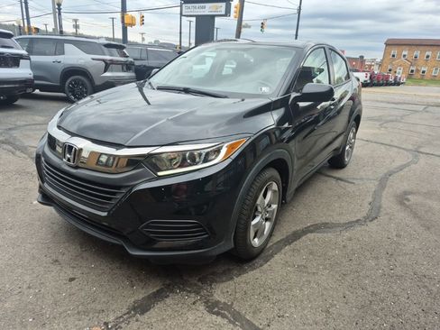 Used 2019 Honda HR-V LX image 3