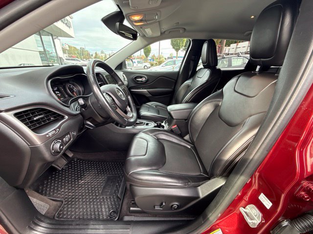 Used 2019 Jeep Cherokee Latitude Plus w/ Comfort/Convenience Group AWD/4WD image 9