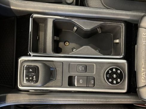 Used 2023 Nissan Pathfinder SV AWD/4WD image 14