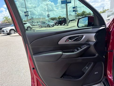 Used 2020 Chevrolet Traverse RS FWD image 17