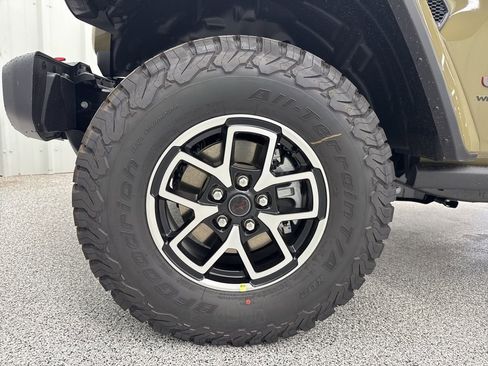 New 2025 Jeep Wrangler Unlimited Rubicon image 9