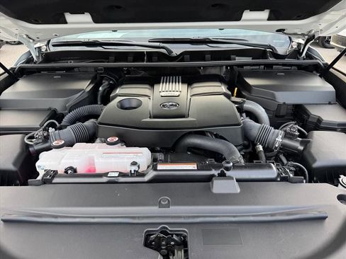 Used 2024 Lexus LX 600 4WD w/ Luxury Package image 11