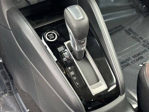 New 2025 Nissan Versa SR image 39