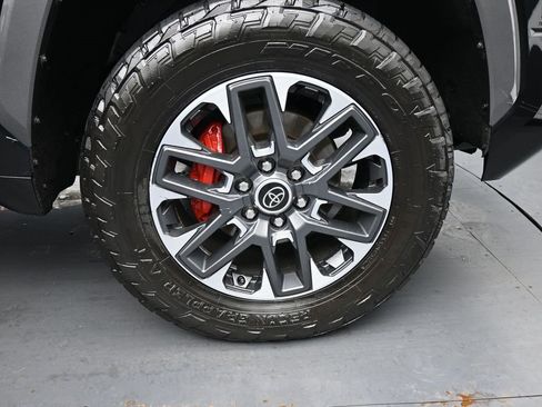 Used 2022 Toyota Tundra Limited image 14