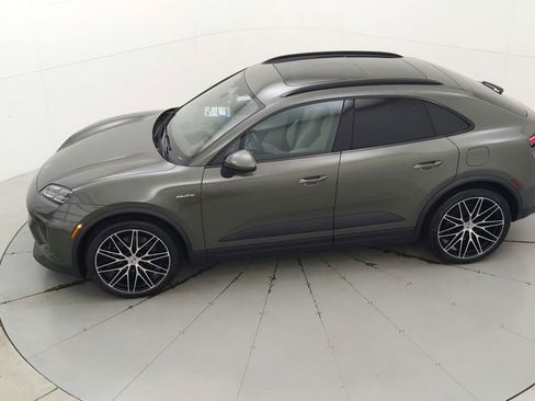 Used 2024 Porsche Macan 4 Electric image 18