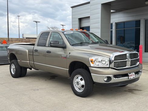 Used 2009 Dodge Ram 3500 Truck SLT w/ Trailer Tow Group AWD/4WD image 2