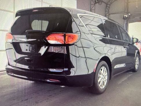 Used 2024 Chrysler Voyager LX FWD image 7