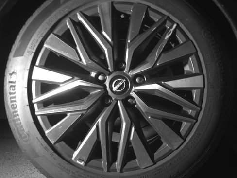 Used 2025 Nissan Altima 2.5 SV FWD image 15