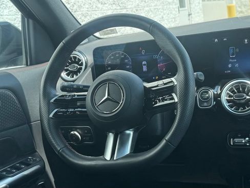 Used 2025 Mercedes-Benz GLA 250 4MATIC image 13