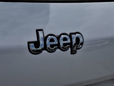 Used 2021 Jeep Grand Cherokee L Overland w/ Luxury Tech Group IV AWD/4WD image 35