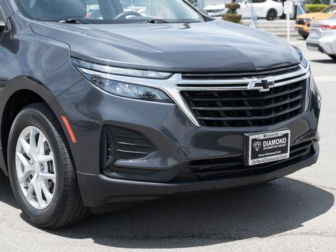 Used 2022 Chevrolet Equinox LS FWD image 9