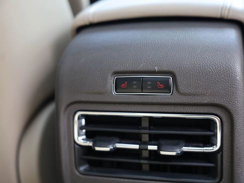 Used 2022 Lincoln Corsair AWD w/ Premium Package image 14