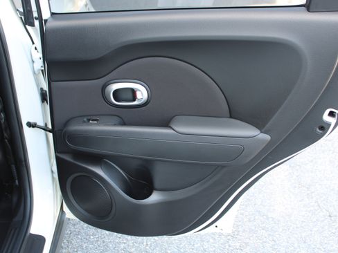 Used 2019 Kia Soul FWD image 14