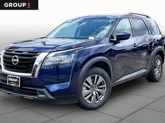 Used 2025 Nissan Pathfinder SV FWD video 1